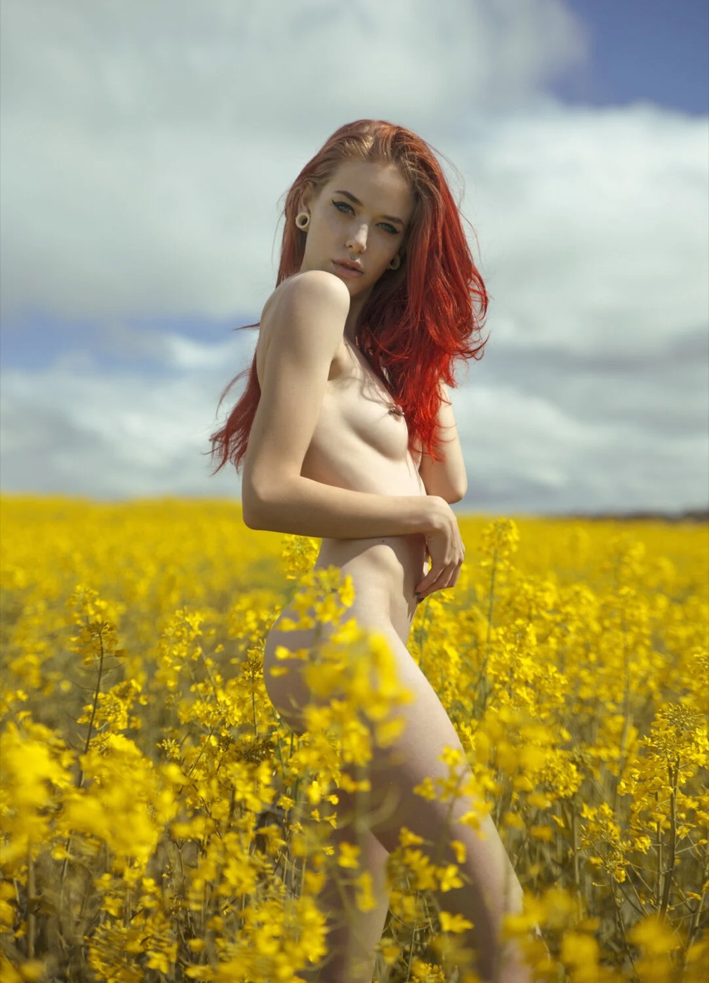 Fine-art commission in a field of canola, © Aaron McPolin